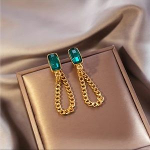 18K Gold plated elegant chain drop earrings with Jade gem new with tags NWT